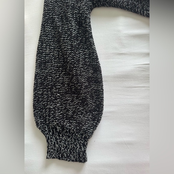 Women’s full sleeve top - Picture 3 of 3